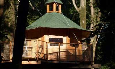 Cabane dans les arbres Vigie – Cabanes de Kermenguy