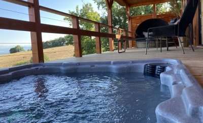 Cabane de luxe perchée « A perte de vue » avec spa privatif